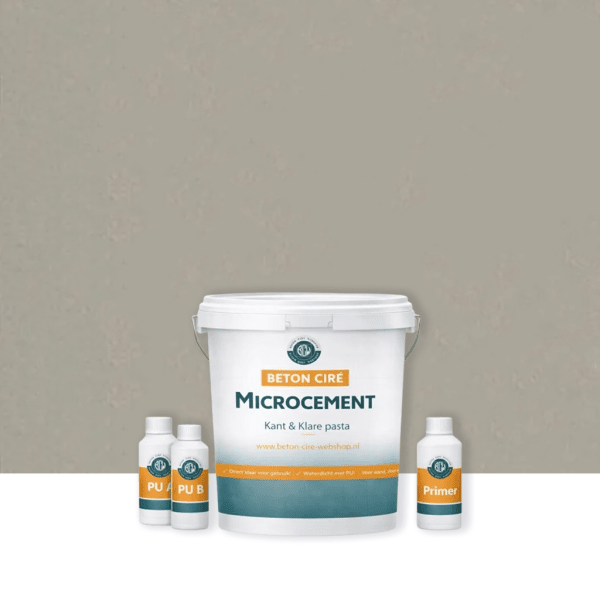 Microcement Warm Grey 3 — دلو يحتوي على معجون جاهز، طبقة علوية PU وبرايمر